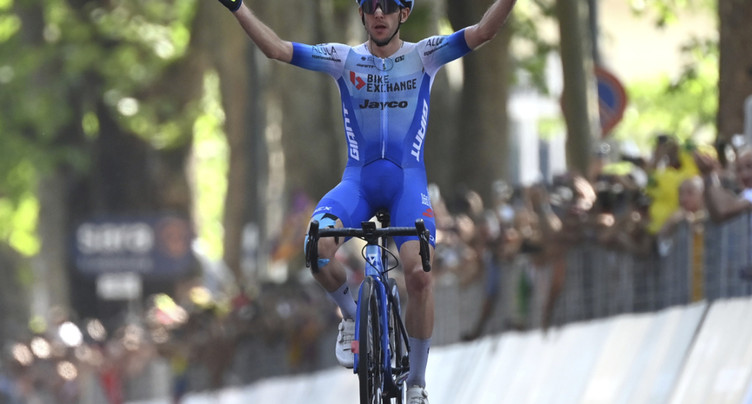 Tour d'Italie: Yates gagne la 14e étape, Carapaz en rose