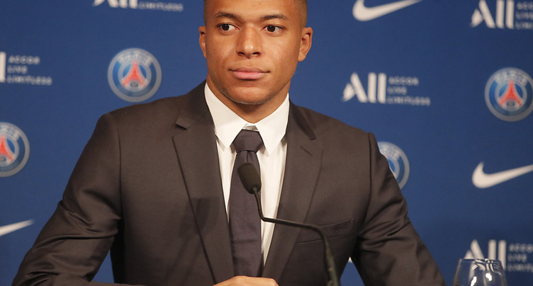 Mbappé reste au PSG pour le projet « sportif »