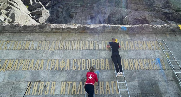 Le monument dédié aux troupes du maréchal Souvorov a été nettoyé