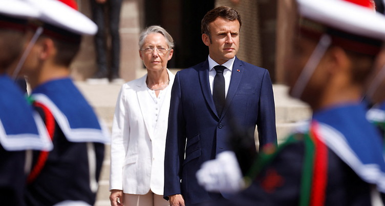 Macron charge Borne de former un « gouvernement d'action »
