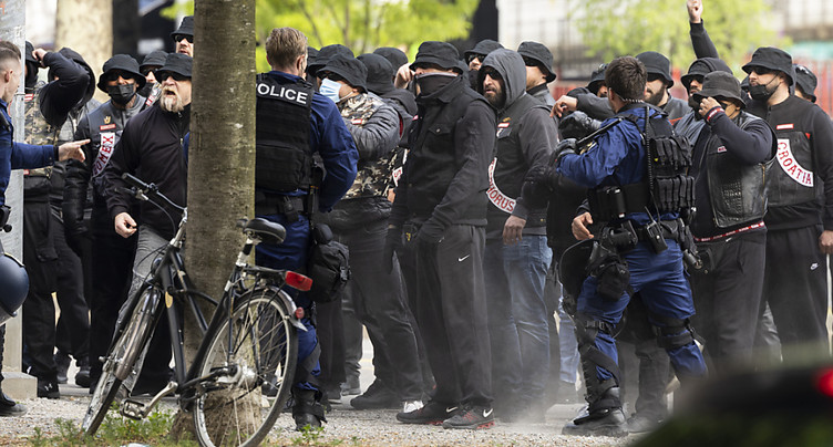 Procès des motards: présence policière devant le tribunal à Berne