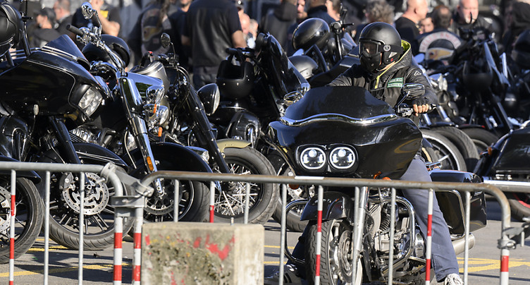 Procès des motards: présence policière devant le tribunal à Berne