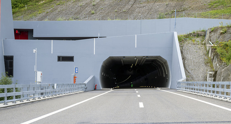 Ouverture du troisième tube du tunnel du Belchen sur l'A2
