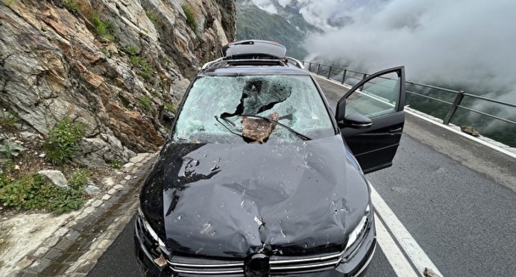 Automobiliste blessé par une chute de roche au col du Susten