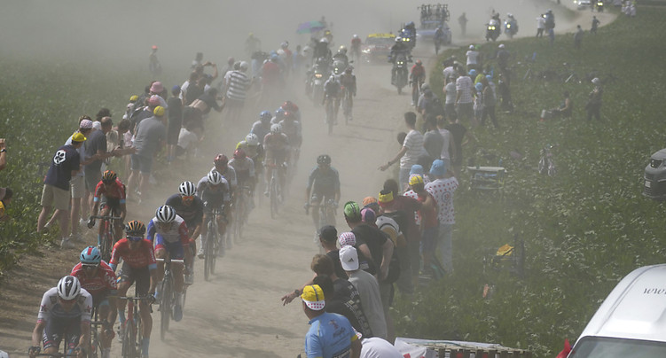 Tour de France : l'étape pour Clarke, van Aert reste en jaune