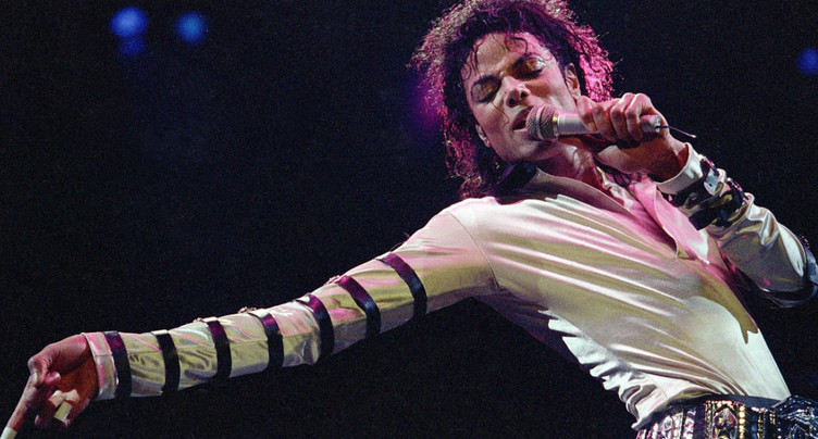 Des chansons contestées de Michael Jackson retirées de plateformes