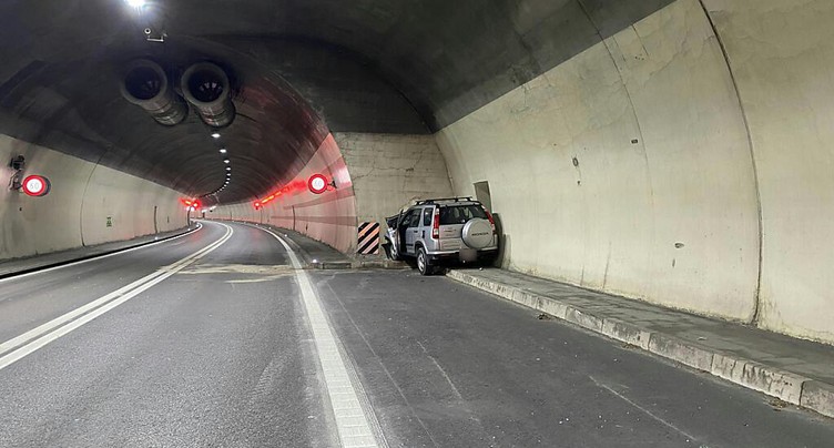 Un automobiliste de 25 ans grièvement blessé dans un tunnel