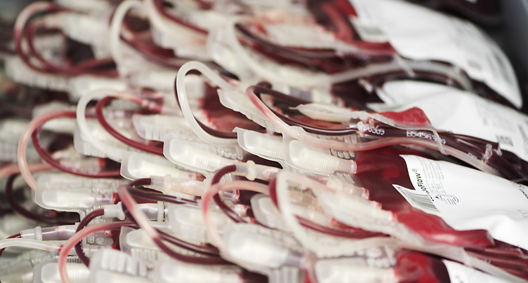 Sang contaminé : des milliers de Britanniques vont être dédommagés