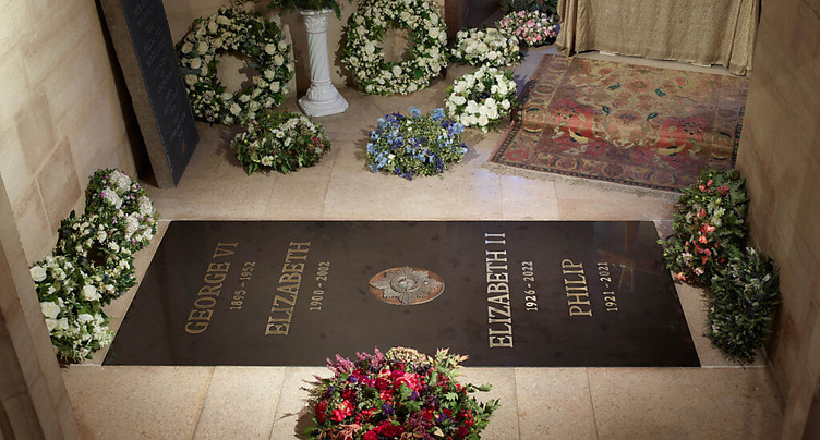 La pierre tombale d'Elizabeth II officiellement dévoilée