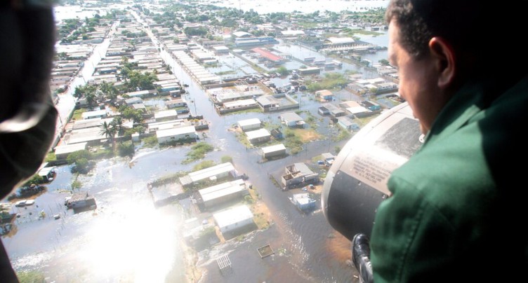 Le bilan des inondations passe à 10 morts et 3 disparus