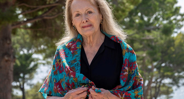 Annie Ernaux reçoit le prix Nobel de littérature