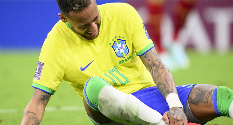 Neymar a passé des examens après son entorse d'une cheville