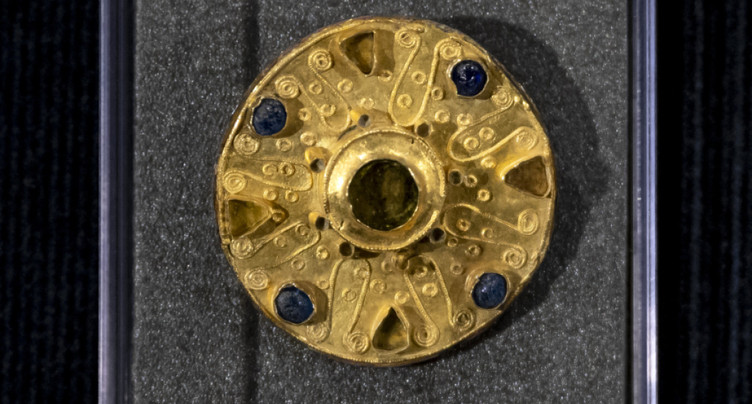 Découverte de tombes médiévales avec des bijoux en or à Bâle