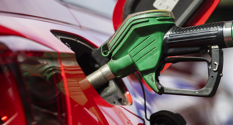 Le TCS lance un comparateur des prix de l'essence en Suisse