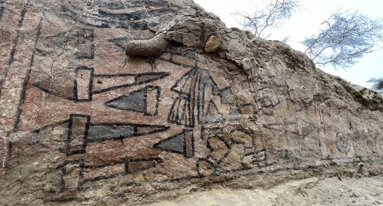 Redécouverte d'une peinture murale pré-incaïque au Pérou