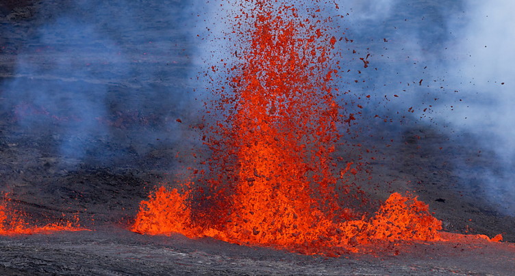 Le plus gros volcan actif au monde en éruption à Hawaï