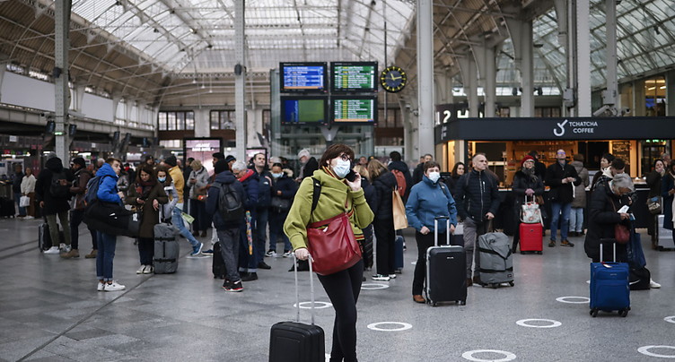 Troisième jour de grève à la SNCF: gares vides et TGV annulés