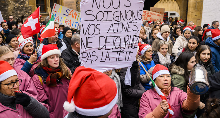 Neuchâtel: 500 personnes du secteur parapublic ont manifesté