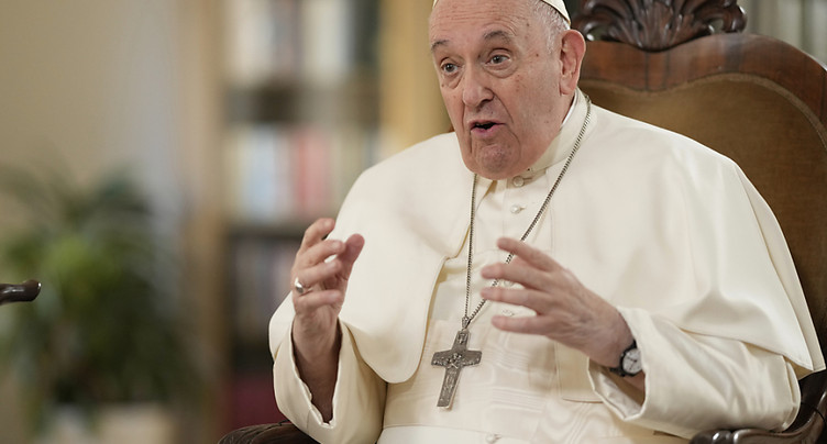 Ceux qui criminalisent l'homosexualité ont « tort », dit le pape