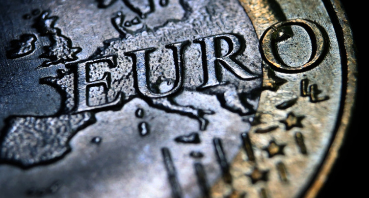 Zone euro: l'économie ralentit mais échappe à la récession fin 2022