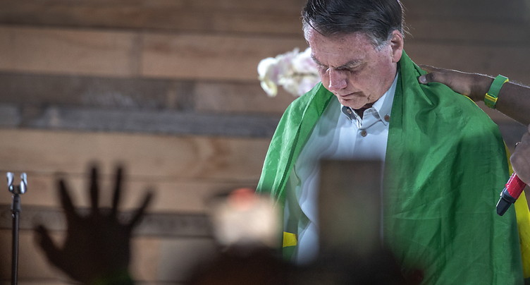 L'ex-président Bolsonaro promet de rester actif en politique