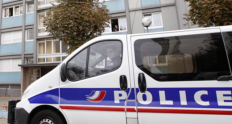Un nouveau-né retrouvé mort dans la rue près de Paris