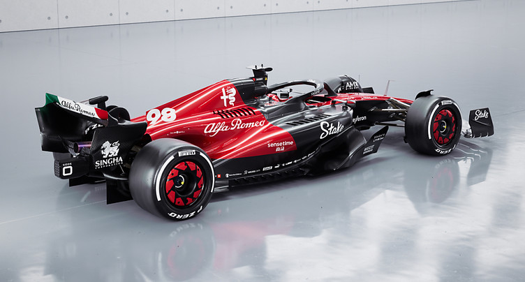 Formule 1: Alfa Romeo en rouge et noir