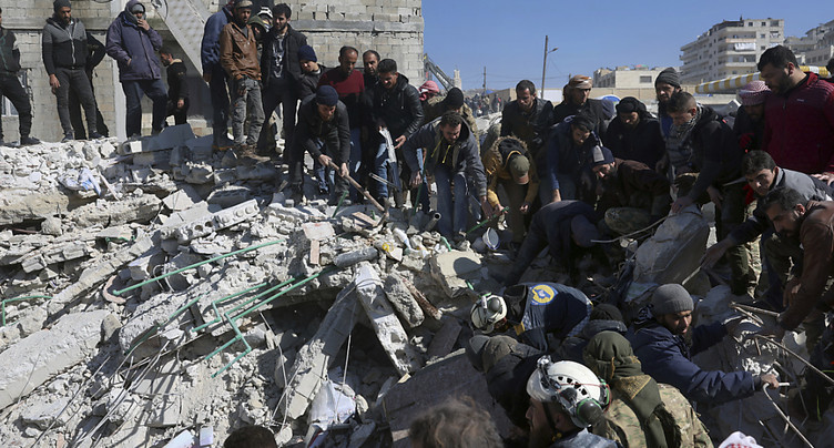 Le bilan du séisme en Turquie et en Syrie dépasse les 15'000 morts