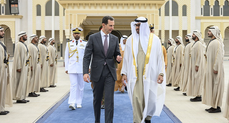Assad aux Emirats: les contacts avec les pays arabes s'intensifient
