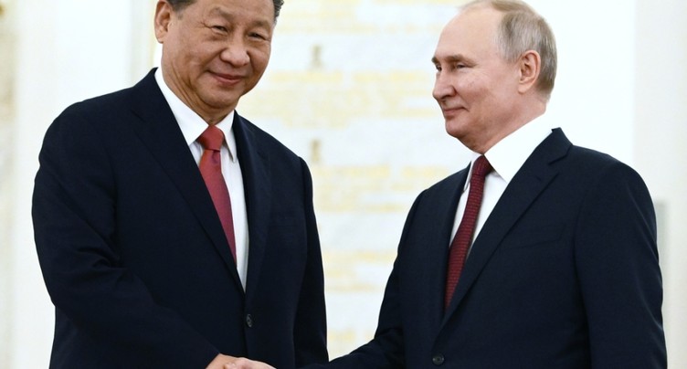 Début d'un sommet entre Vladimir Poutine et Xi Jinping au Kremlin