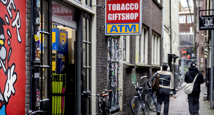 Amsterdam agit contre les touristes qui veulent « se déchaîner »