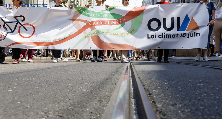 Une double manifestation pour le climat à Genève