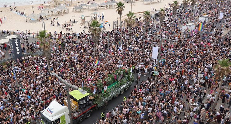 Tel-Aviv: dizaines de milliers de personnes à la marche des fiertés