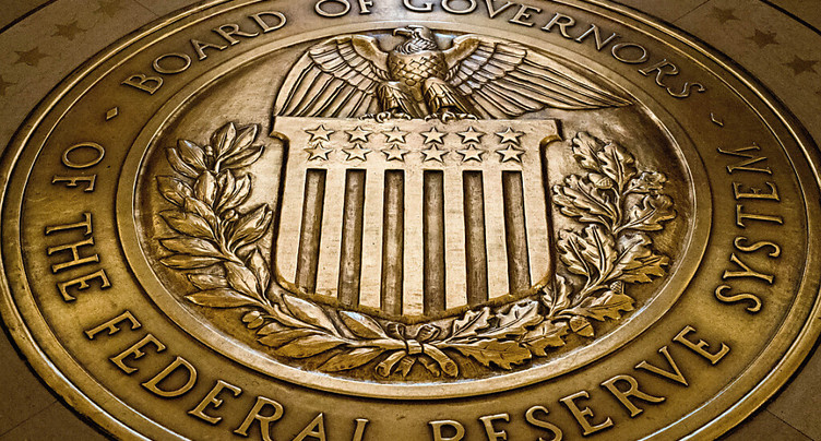 La Fed maintient ses taux, mais prévoit encore une hausse