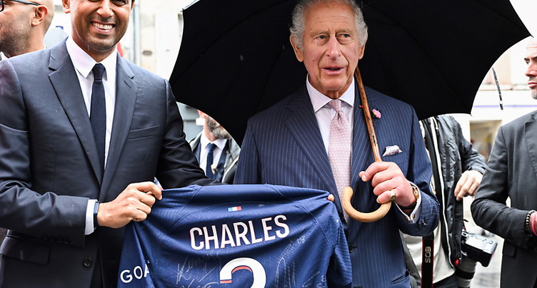 À Saint-Denis, Charles III rencontre le patron du PSG