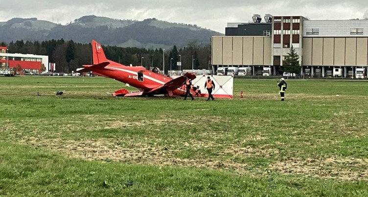 Accident d'un avion militaire lors d'un atterrissage à Emmen (LU)
