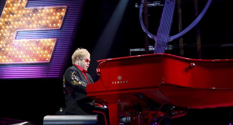 8 millions de dollars pour une collection Elton John