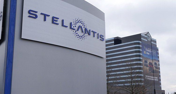Jusqu'à 36,5 millions d'euros pour le patron de Stellantis en 2023
