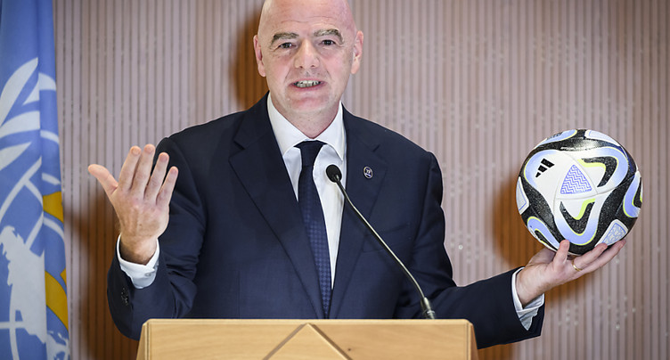 Foot: Gianni Infantino veut des maillots 100% africains d'ici 2026