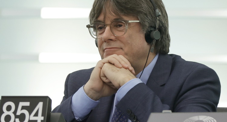 Carles Puigdemont visé par une enquête pour « terrorisme »