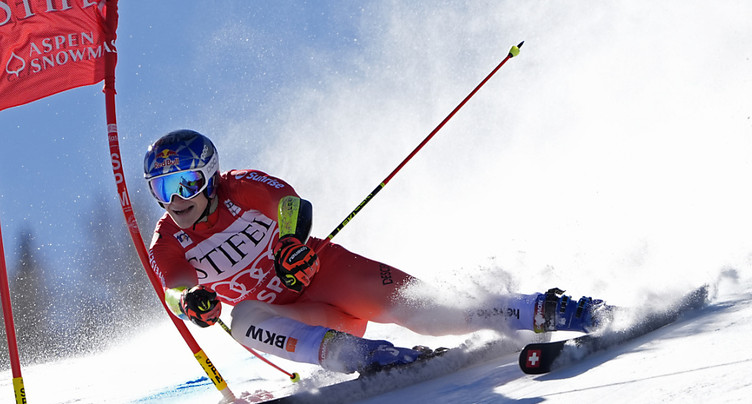 Doublé suisse à Aspen en géant, Odermatt gagne le globe