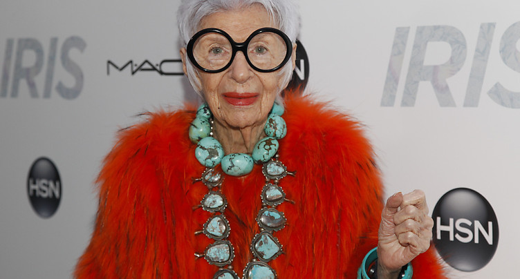 Iris Apfel, « starlette gériatrique » de la mode, est morte à 102 ans