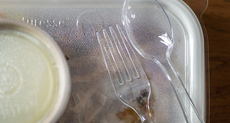 Une semaine de comptage national des emballages en plastique image
