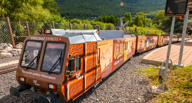 Modèle réduit du Chocolat Express des TPF en service au Bouveret