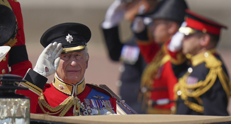Anniversaire du roi Charles: hommage aux victimes du crash en Inde