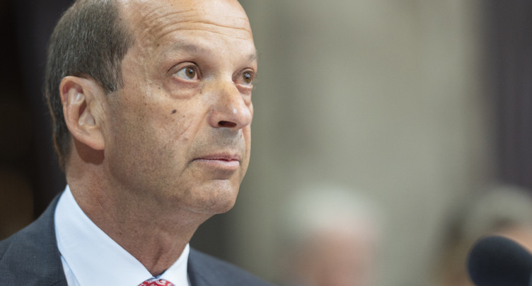 Les sénateurs veulent agir en matière d'armes achetées sur Internet