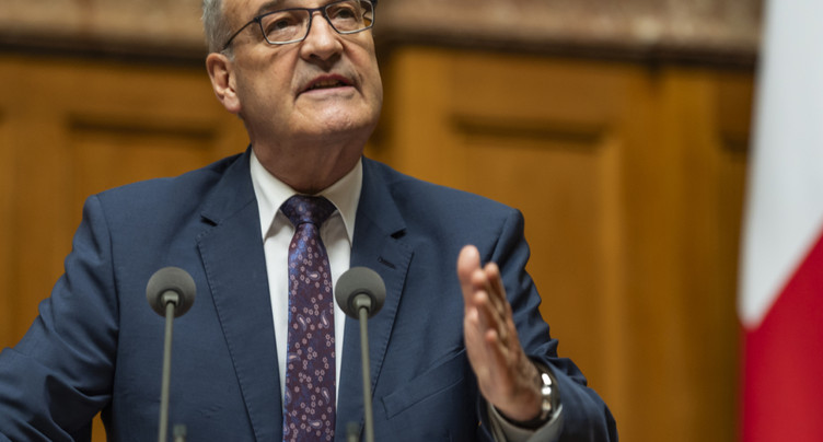Les CCT étendues doivent primer sur les salaires cantonaux minimaux