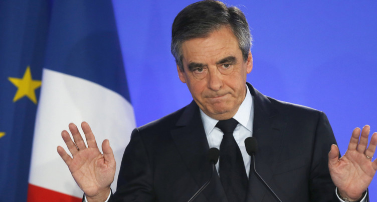 Emplois fictifs: François Fillon, 4 ans de prison avec sursis