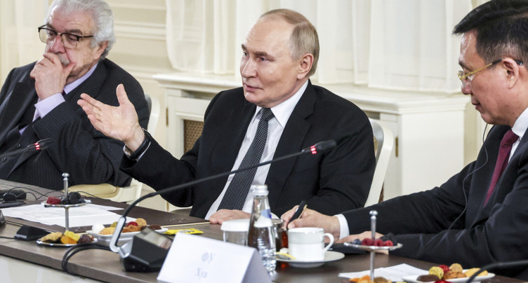 Poutine dit qu'une rencontre avec Zelensky est possible