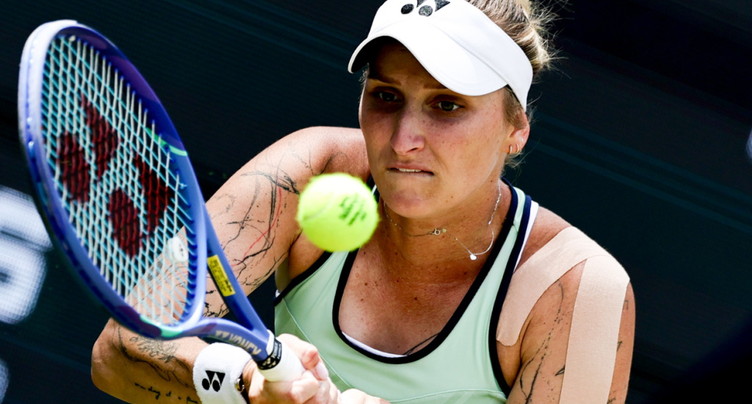 Vondrousova domine Sabalenka en demie